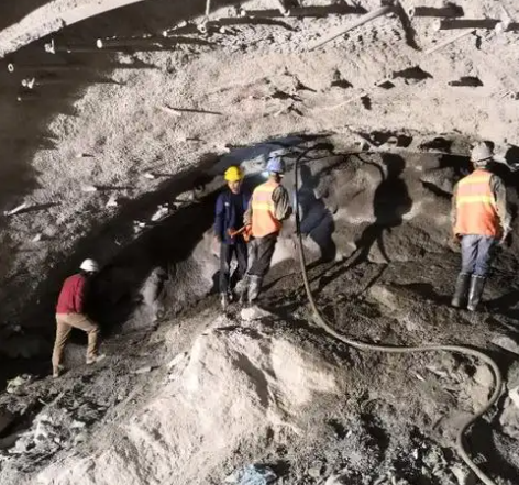 江门隧道拱顶带模注浆料，微膨胀注浆料的特点及施工工艺